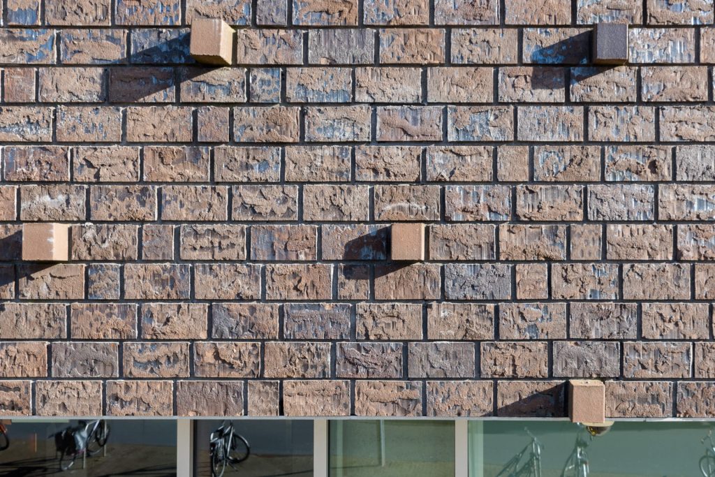 Kop van Oost Groningen metselwerk van dichtbij
