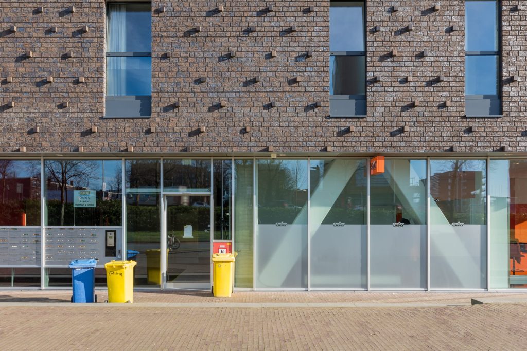 Kop van Oost Groningen metswelwerk van veraf