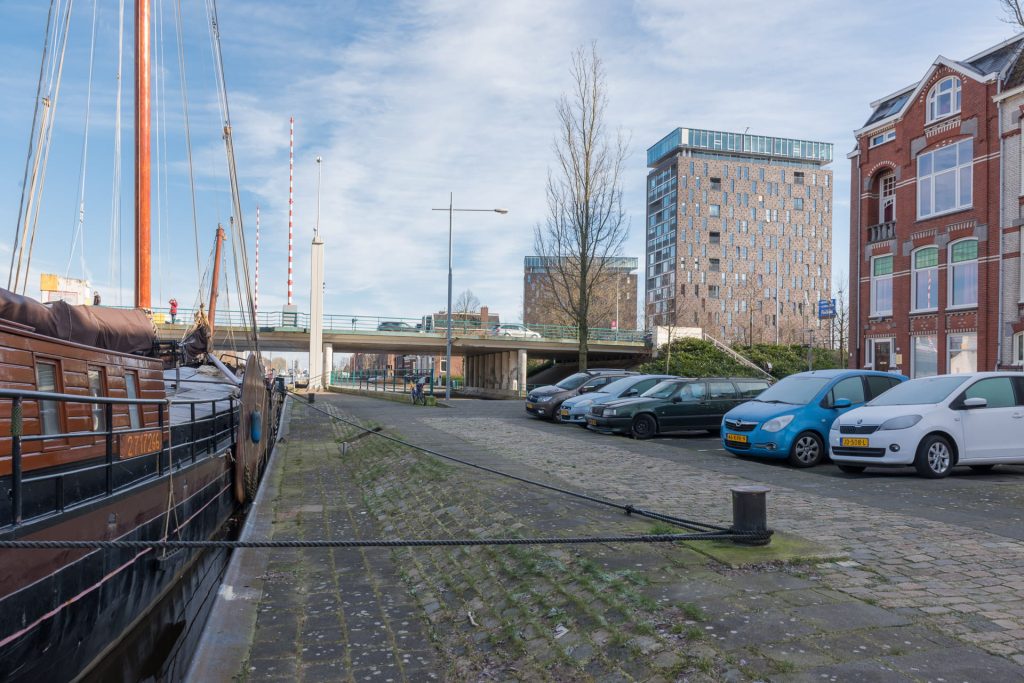 Kop van Oost Groningen vanaf de Eemskade