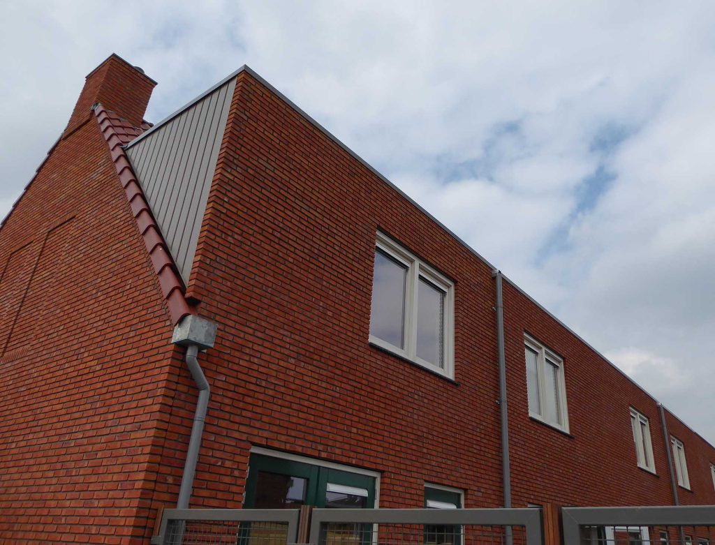 Havenbuurt Zaandam rij huizen met rode baksteen