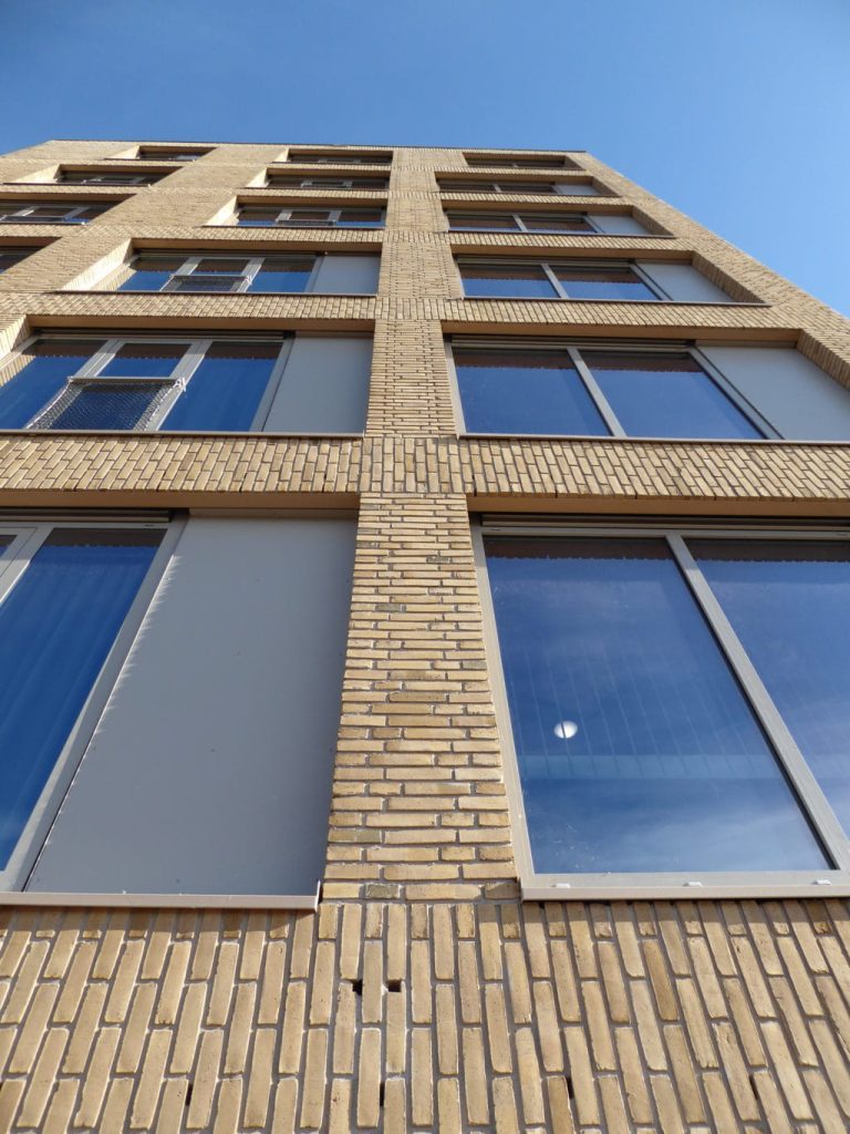 Zeeburgereiland Amsterdam metselwerk om glas