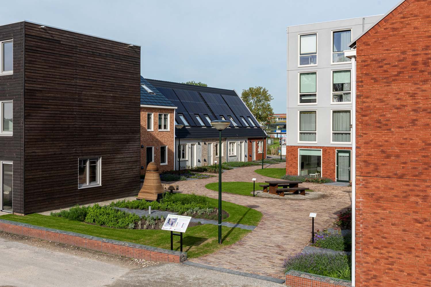 Vooraanzicht van het pleintje van de Loskade in Groningen