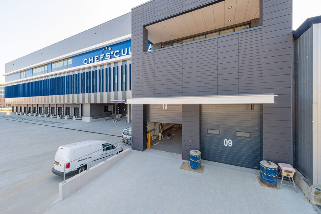 Groot gebouw met Argeton op de gevel