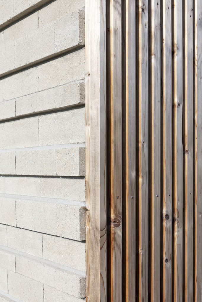 Gevelbekleding sv de meer met uitstekend metselwerk combinatie