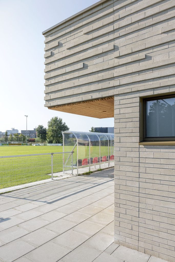 Hoek van het clubhuis sv de meer