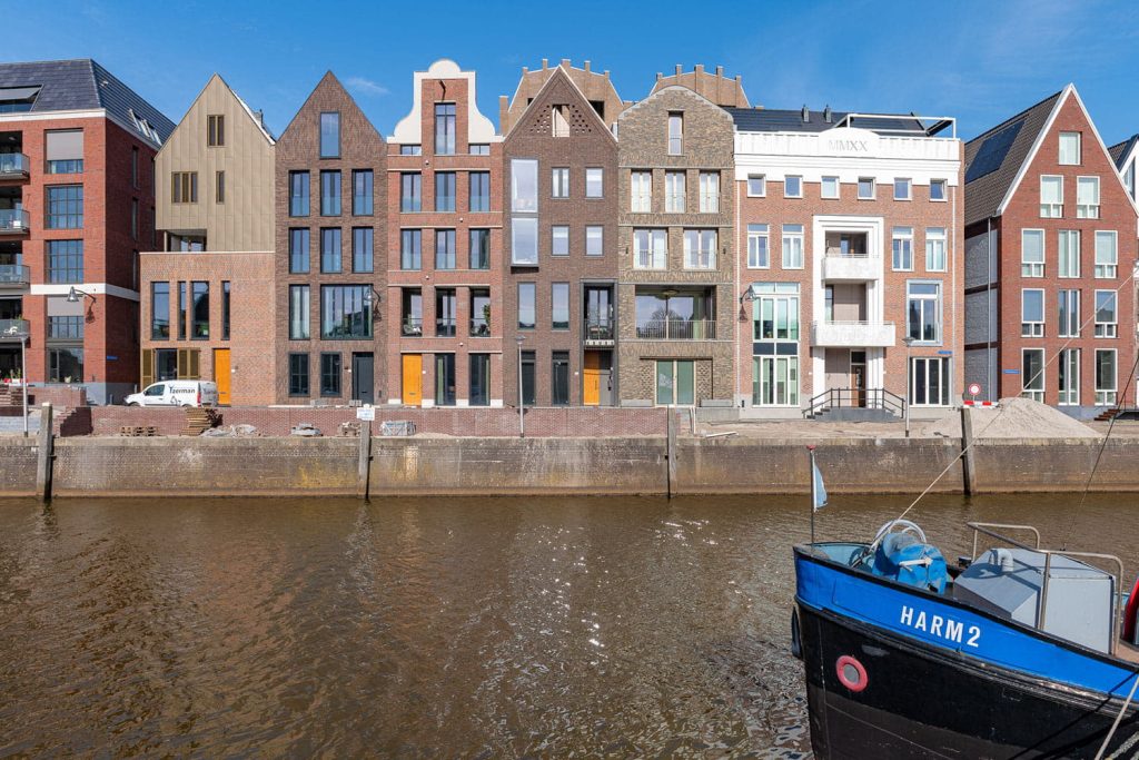 Kraanbolwerk Zwolle Gevelstenen Aberson grachtenpanden