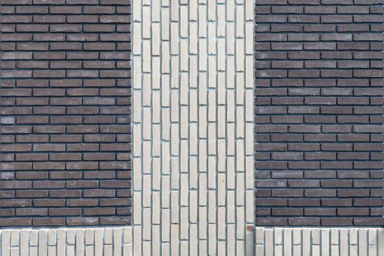 Dukdalf harlingen Aberson gevelstenen detail metselwerk grijs licht