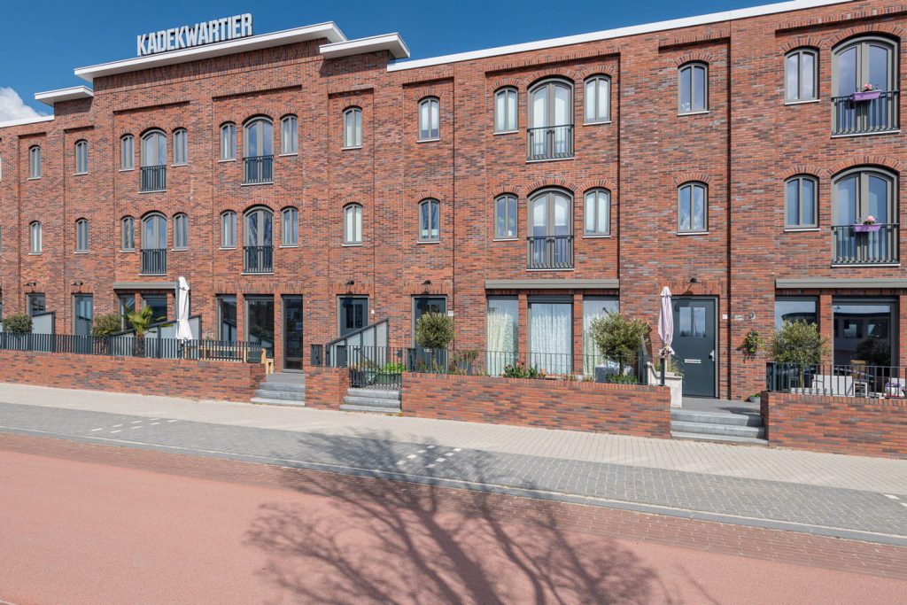 Kadekwartier Leeuwarden gevelstenen aberson schuin van voren