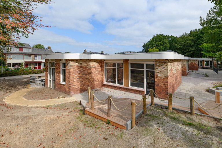 Stroomdal-Zuidlaren-Aberson-steenstrips-hoek-van-gebouw