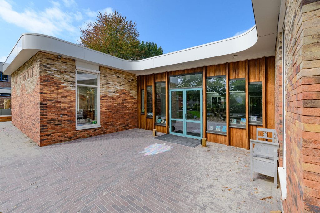 Stroomdal-Zuidlaren-Aberson-steenstrips-ingang-hoek