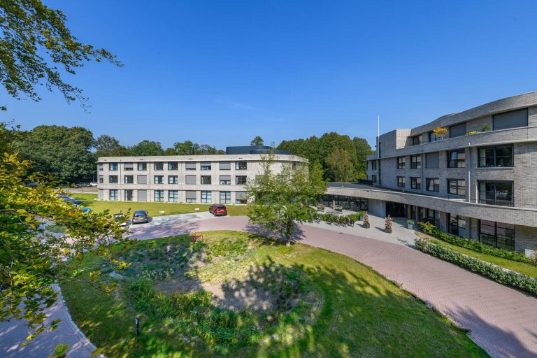 Gevelstenen-Aberson-Wildhoef-Bloemendaal-entree