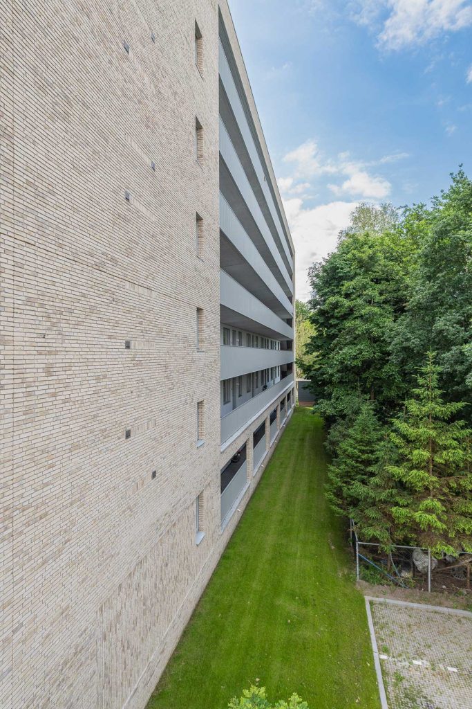 Van Houtenlaan Groningen appartementencomplex gevelstenen achteraanzicht