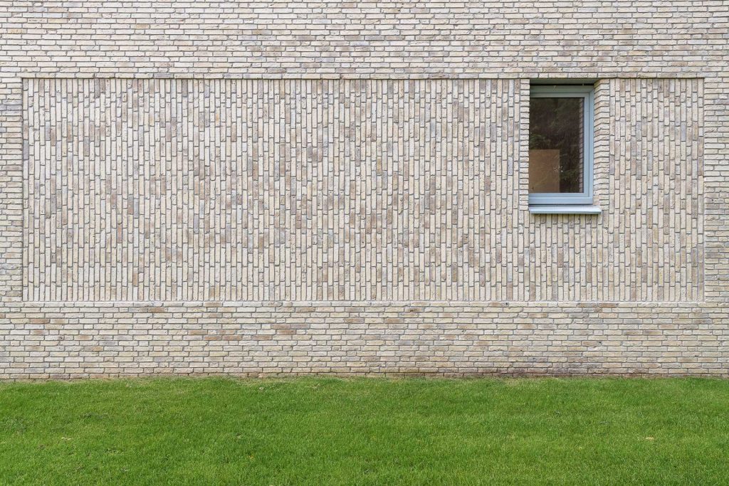 Van Houtenlaan Groningen appartementencomplex gevelstenen begane grond zijgevel