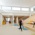 Smalle baksteen interieur renovatie basisschool Putten - Rob Moritz - 19 het atelier architecten