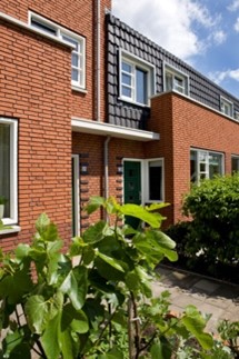 Smalle baksteen renovatie Amsterdamse school Almere 1 - Rob Moritz - 19 het atelier architecten