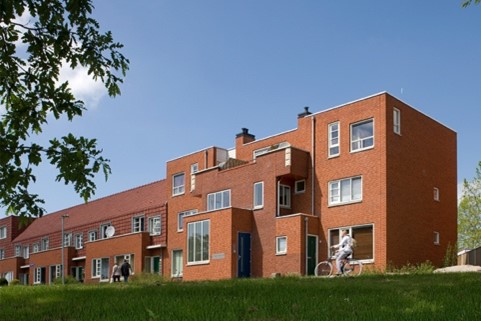 Smalle baksteen renovatie Amsterdamse school Almere 4 - Rob Moritz - 19 het atelier architecten