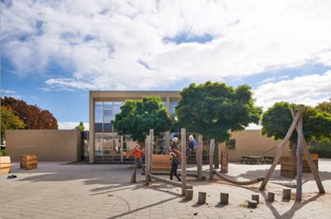 Smalle baksteen gebouw renovatie basisschool Putten - Rob Moritz - 19 het atelier architecten
