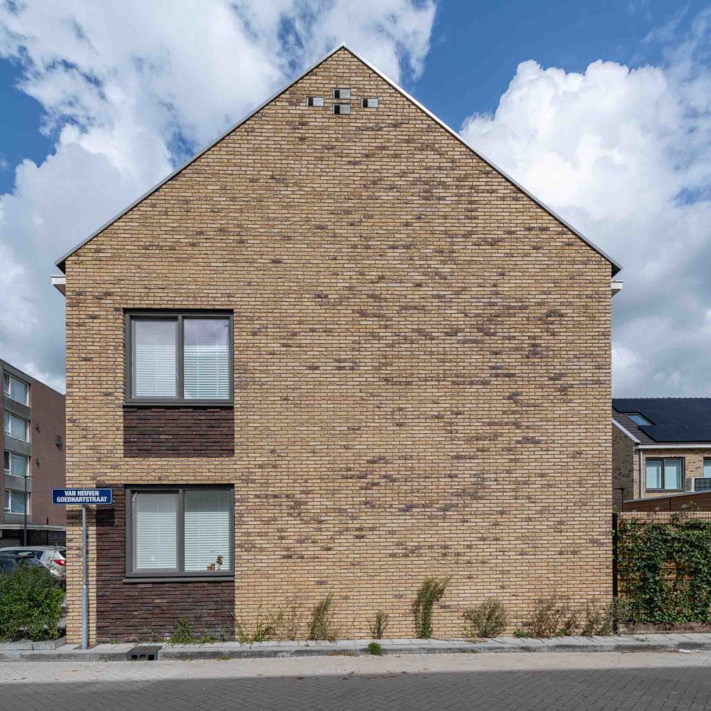 Parkweg Schiedam zijkant eensgezinswoningen gevelstenen akoestiekstenen dakpannen Aberson