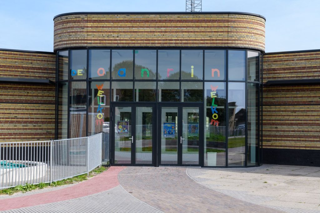 Ontmoetingsschool de Oanrin entree - Arum - gevelontwerp - Aberson
