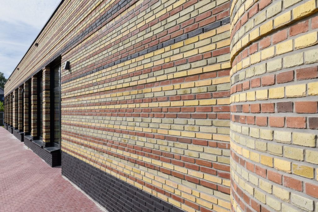 Ontmoetingsschool de Oanrin - Arum - gevelontwerp - Aberson Ontmoetingsschool de Oanrin vertaling sediment in gevelontwerp - Arum - gevelontwerp - Aberson