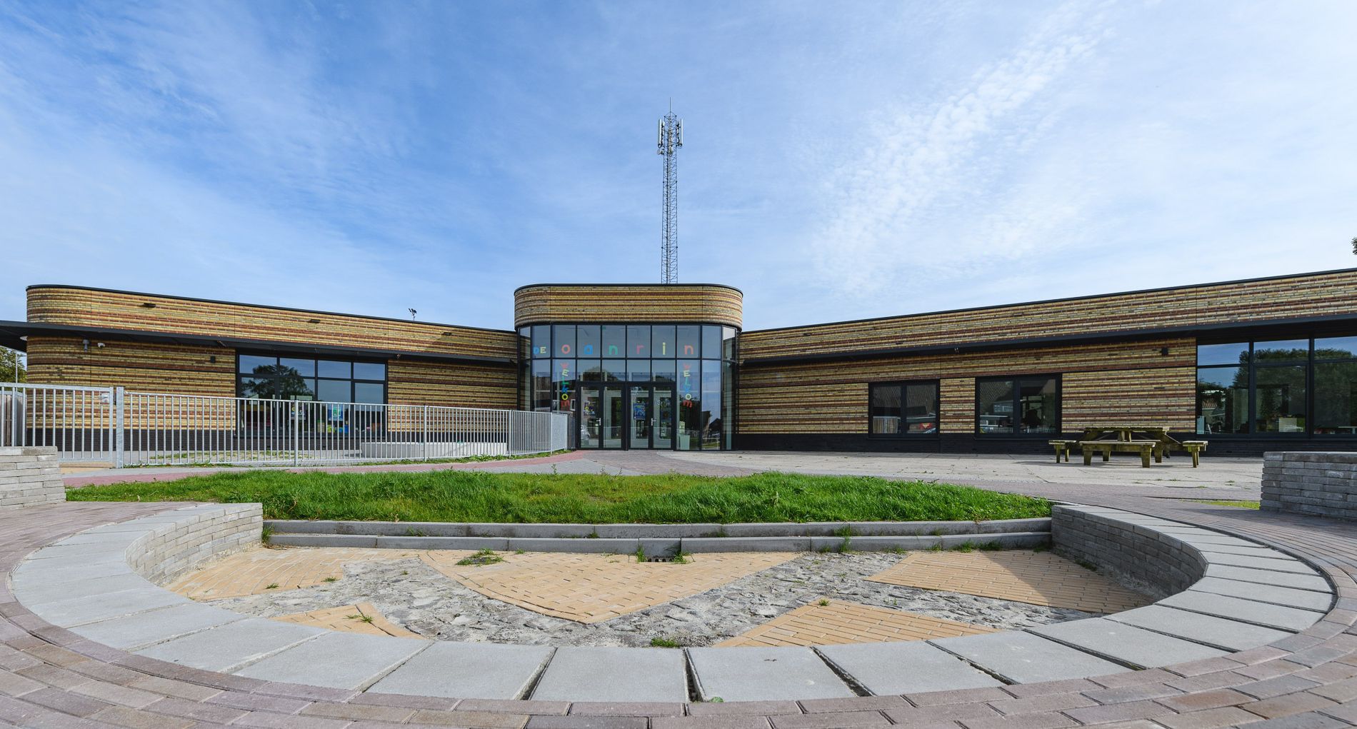 Ontmoetingsschool de Oanrin voorzijde - Arum - gevelontwerp - Aberson