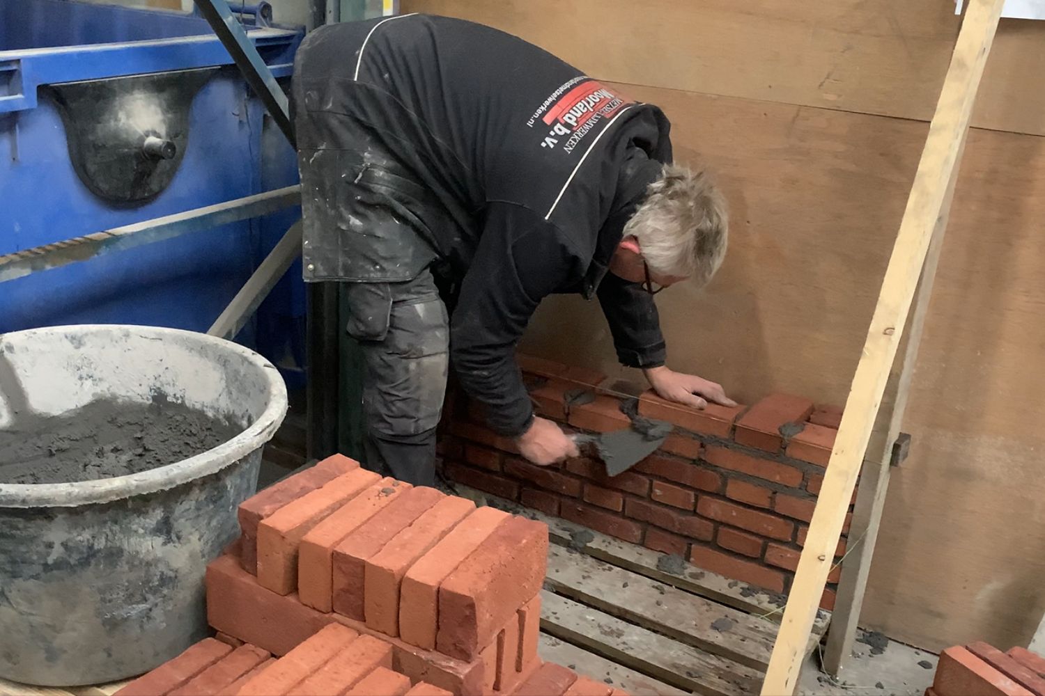 Proefmuur bij 19 Het Atelier