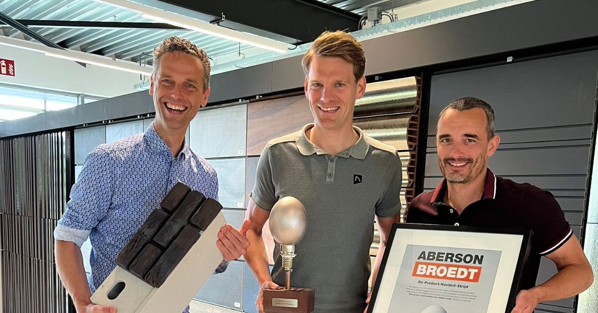 Gerben, Tom en Jarno met de Aberson Broedt-bokaal 2023