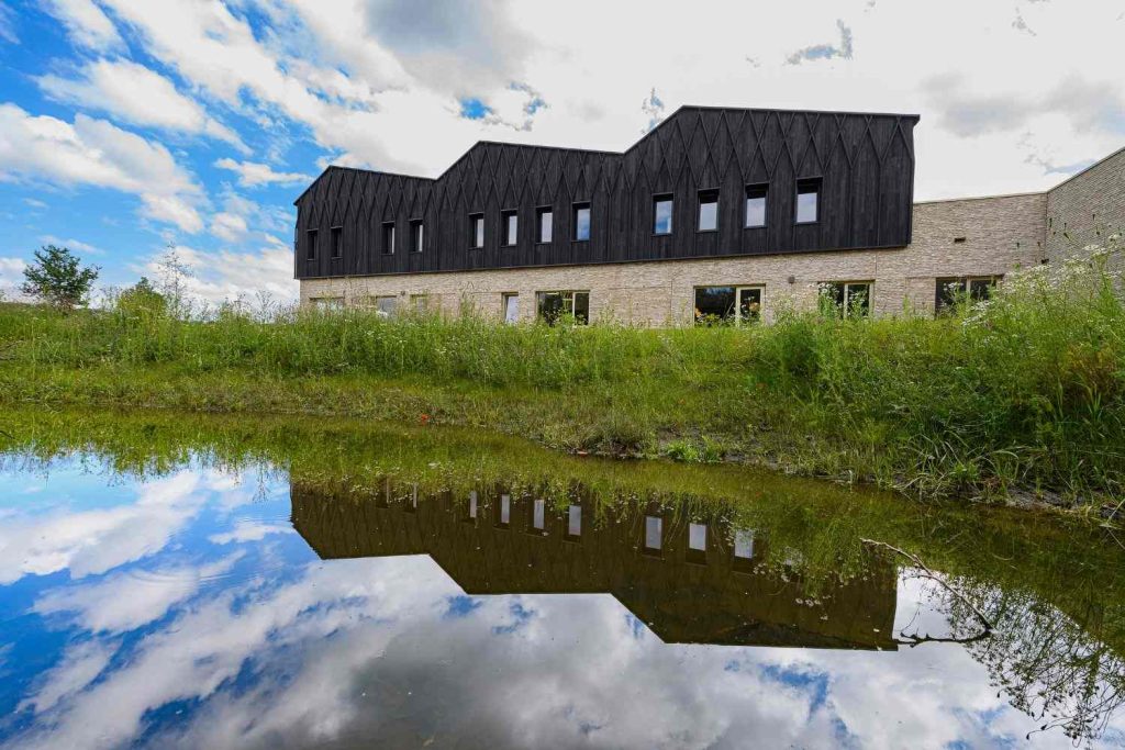 Esdal college Borger aan water gevelstenen en mortel Aberson