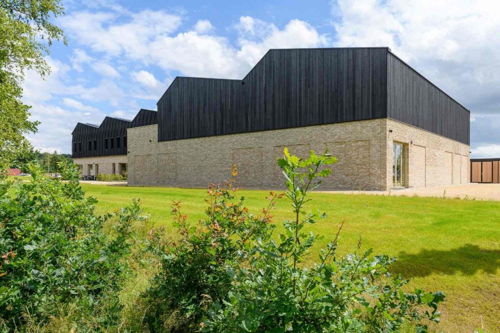 Esdal college Borger achtegevel gevelstenen en mortel Aberson