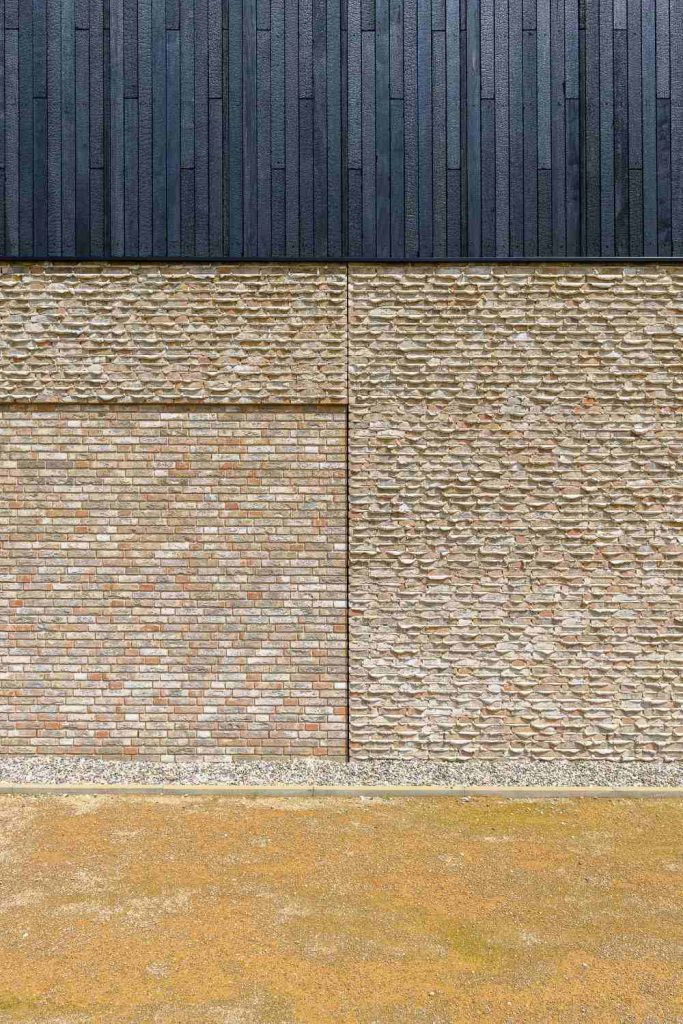 Esdal college Borger detail gevel gevelstenen en mortel Aberson