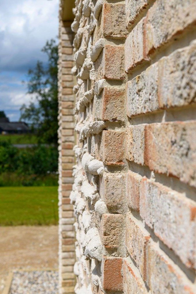 Esdal college Borger detail gevel plint gevelstenen en mortel Aberson