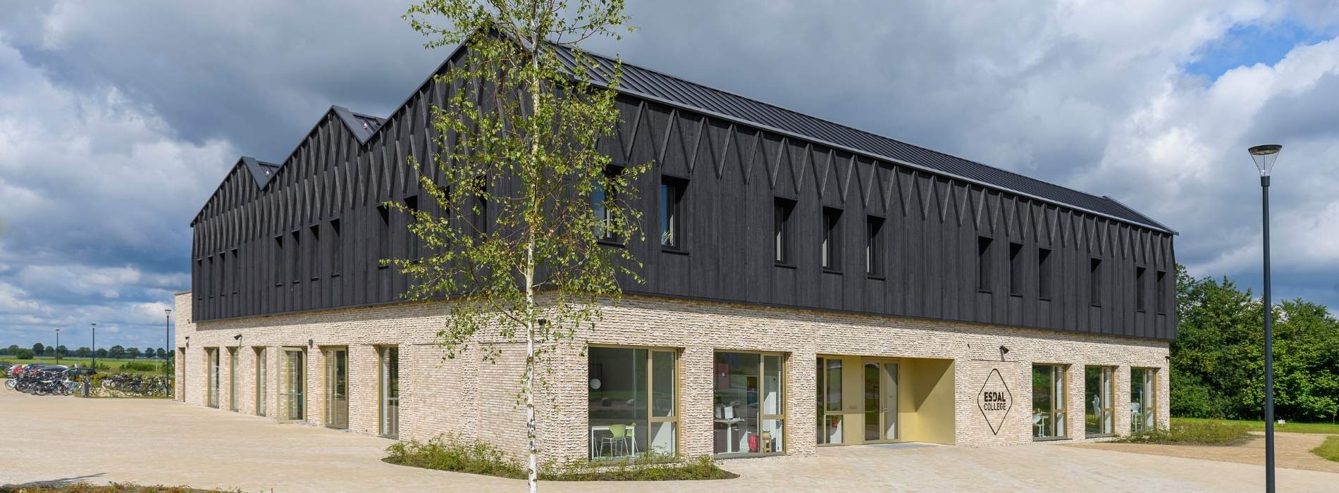 Esdal college Borger - header - gevelstenen en mortel - Aberson