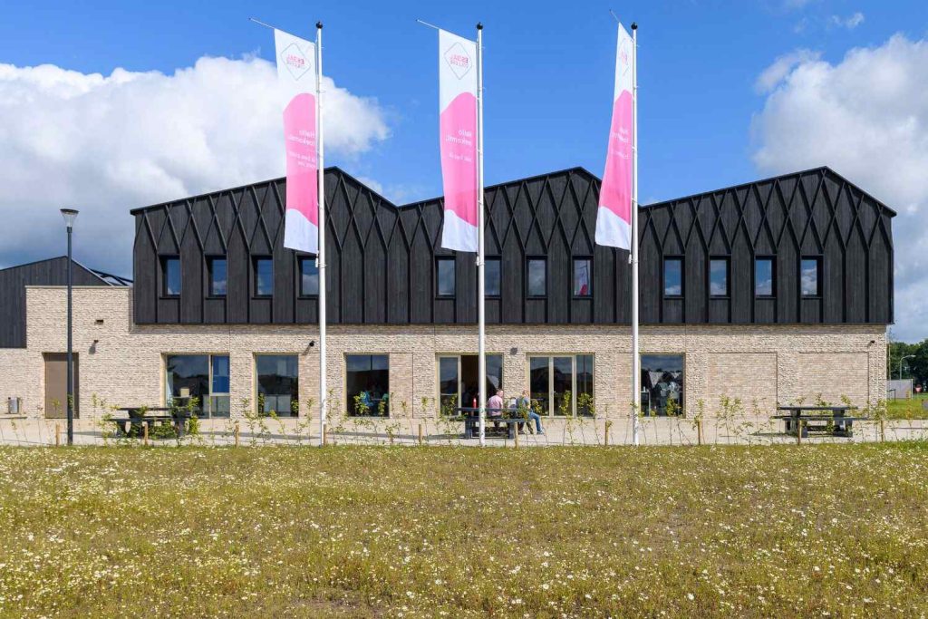 Esdal college Borger picknickbanken gevelstenen en mortel Aberson