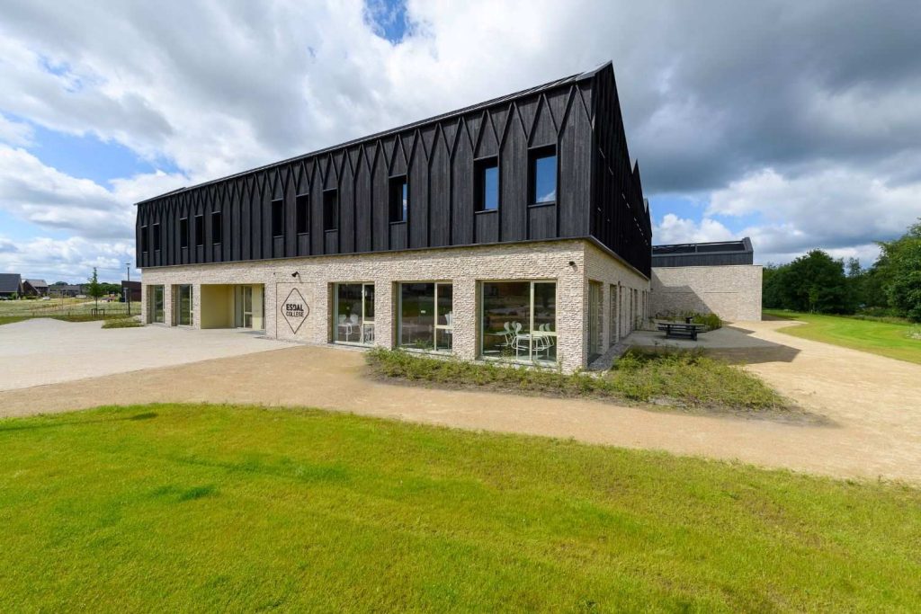 Esdal college Borger totaal gevelstenen en mortel Aberson