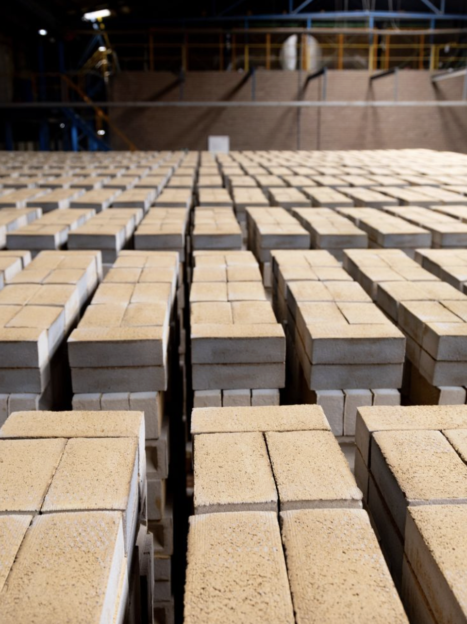 Handen ineen voor duurzame gevelstenen Kringloopsteen Janssen de Jong Wienerberger Aberson