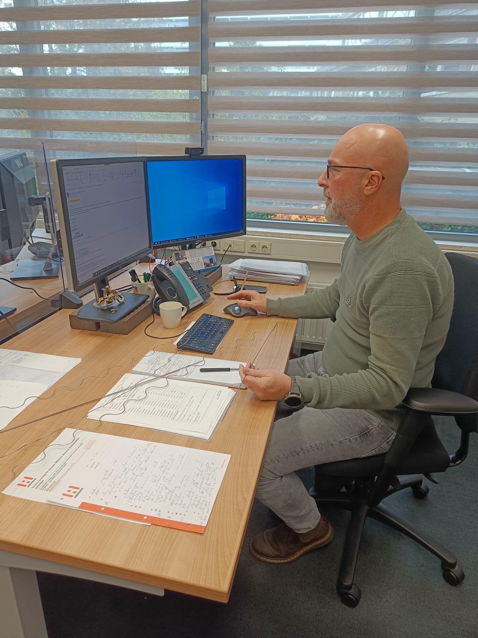 Hans Klein - We think brick - Wie is we - Aberson